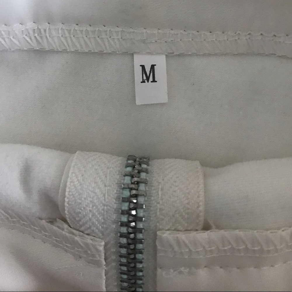 White faux leather skirt - Picture 2 of 2